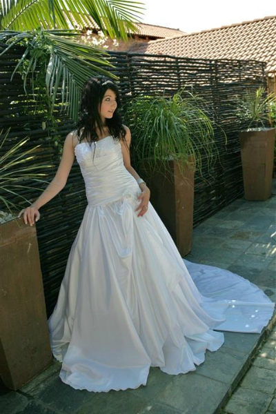 bridal gowns hire